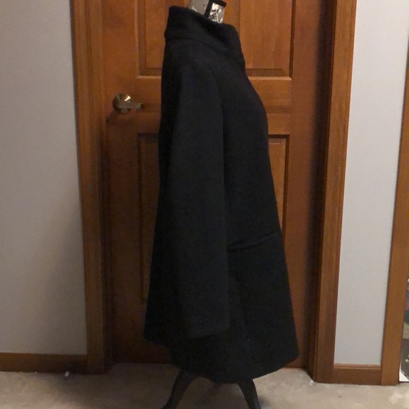 Old Navy fall/winter black 3/4 coat with funnel neck and covered zipper - Picture 4 of 16